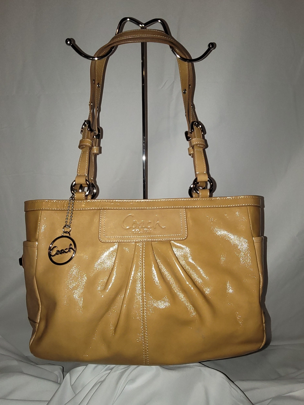 Coach Butterscotch Patent Leather Pleated Tote Excellent Condition • No Callouts
